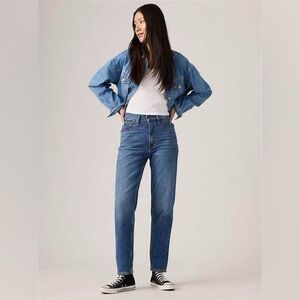 Levi's High Rise 80s Mom jeans size 30